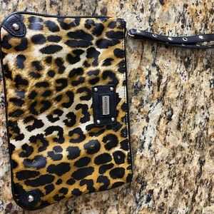 Express wristlet